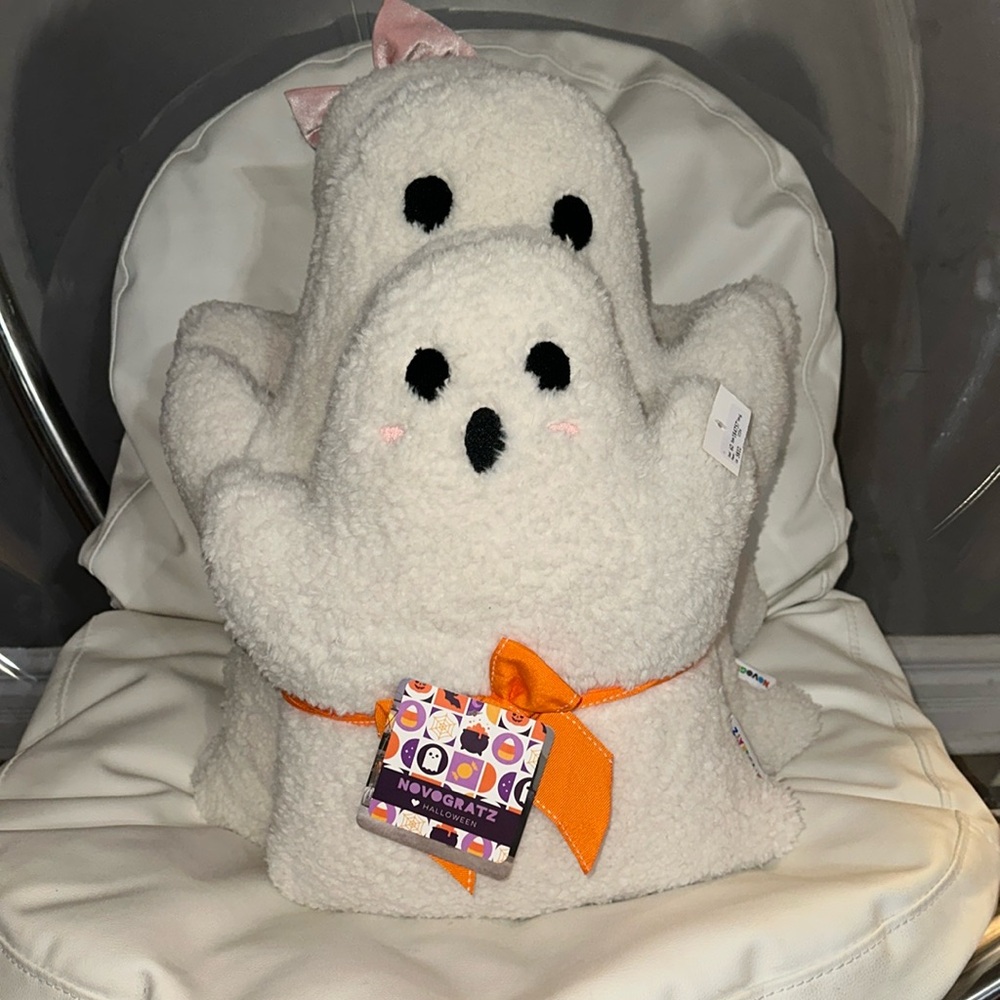 Ghost Family Pillow Set